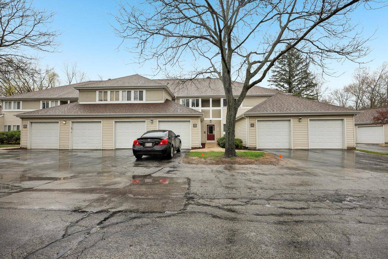 Oak Creek, WI 53154,783 W Puetz ROAD