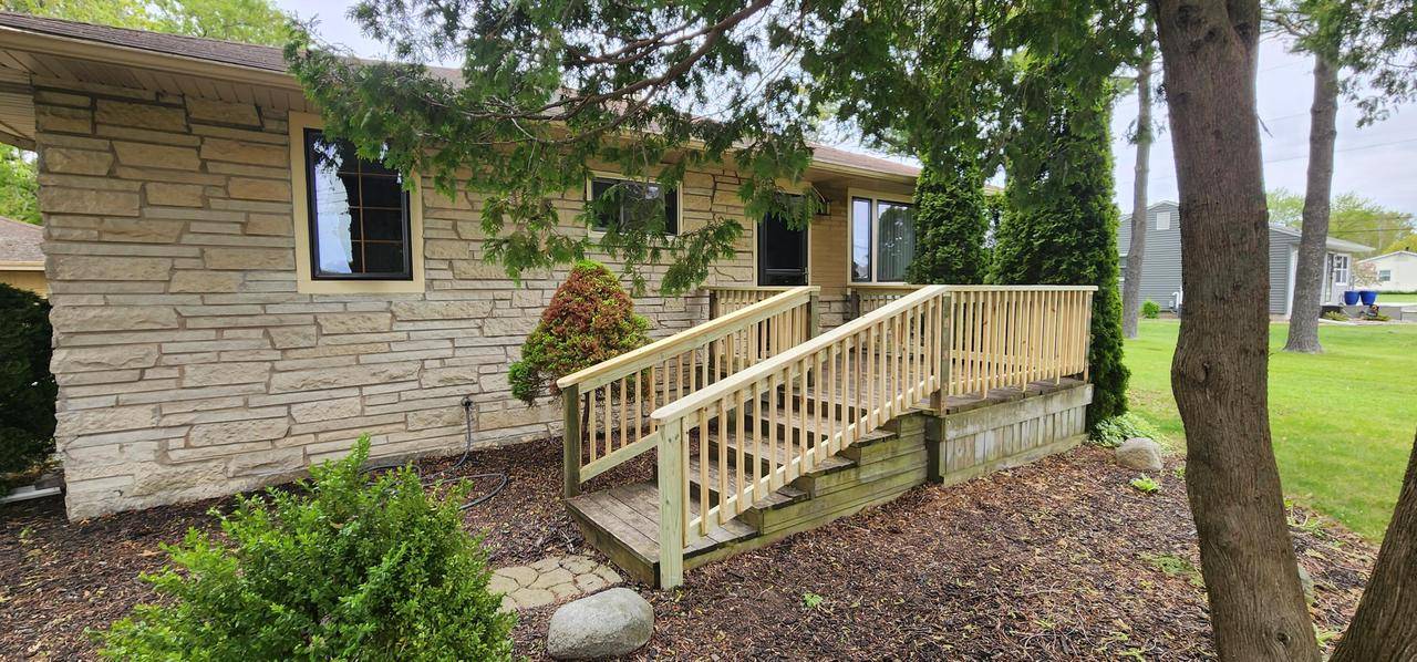Oak Creek, WI 53154,10935 S Nicholson ROAD