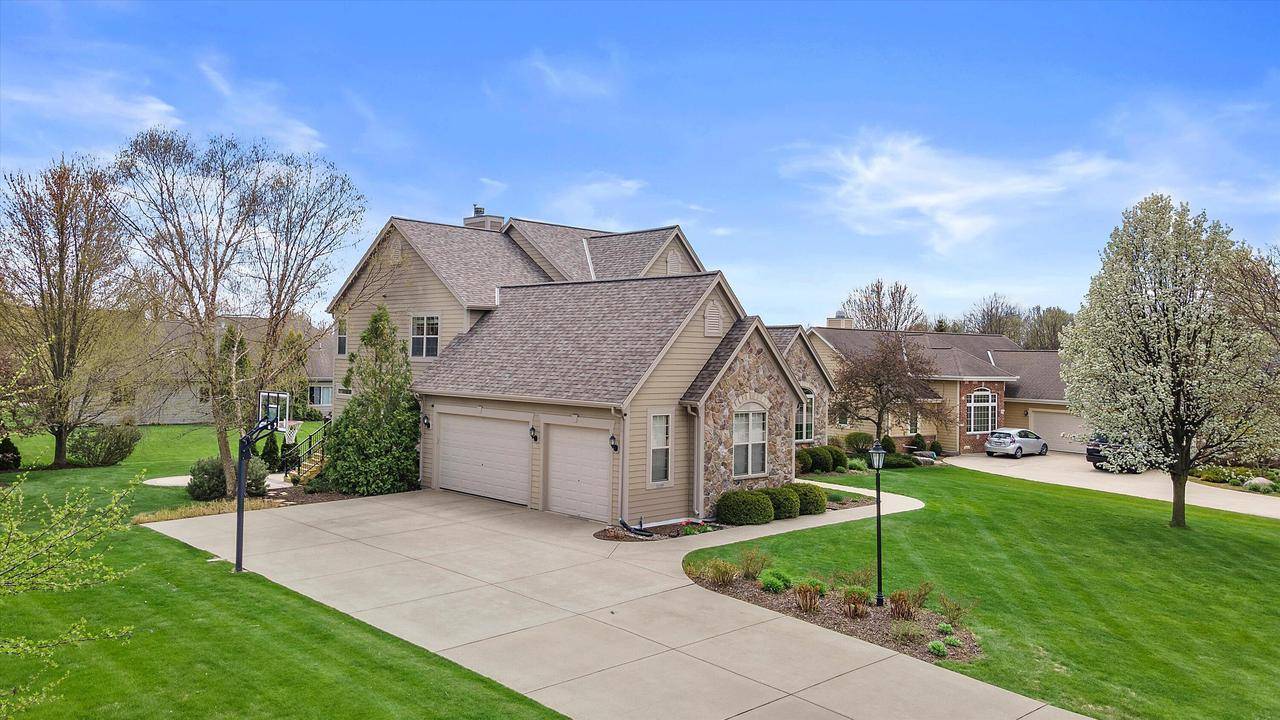 Franklin, WI 53132,5299 W Behrendt STREET