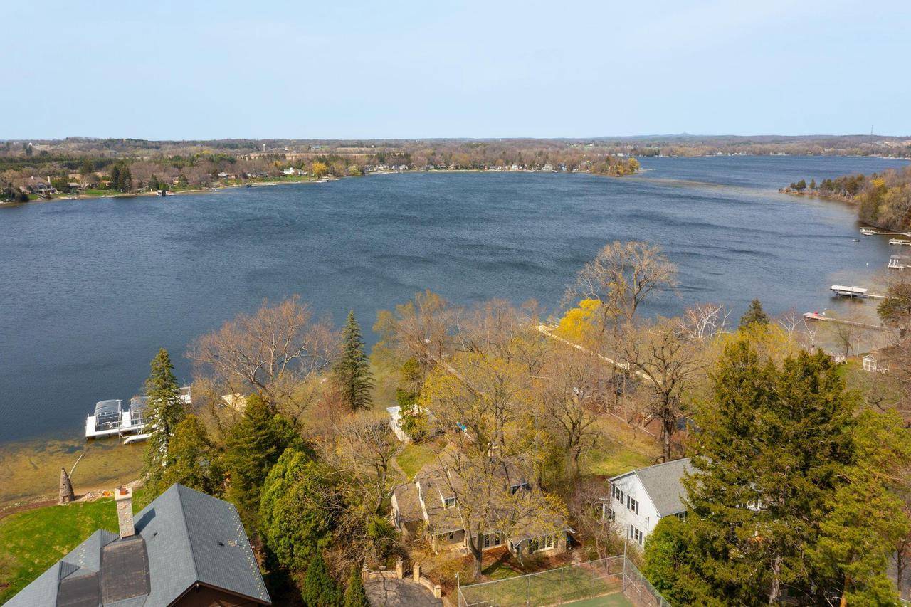 Hartland, WI 53029,N67W32358 Wildwood Point ROAD