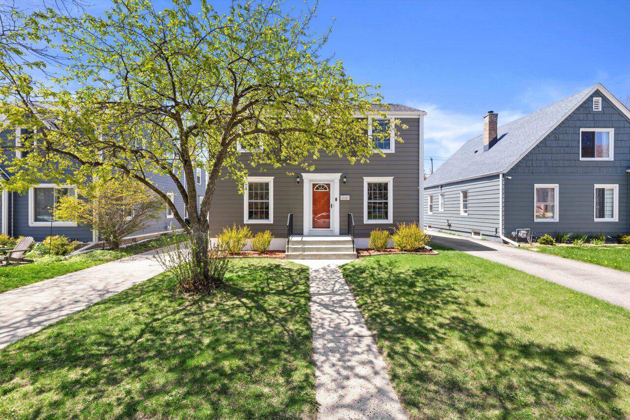 Whitefish Bay, WI 53211,4747 N Marlborough DRIVE