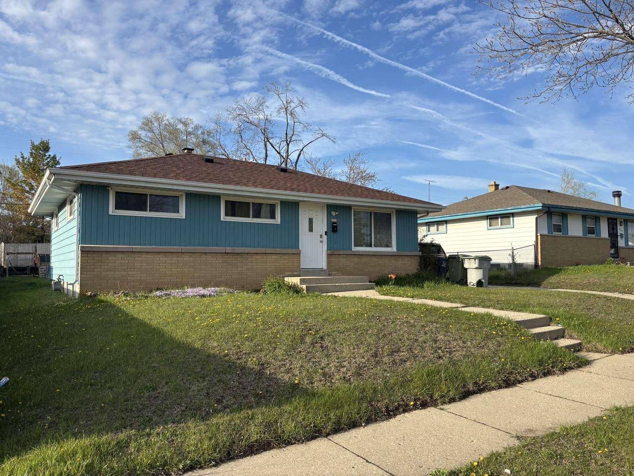 Milwaukee, WI 53218,8210 W Winfield AVENUE