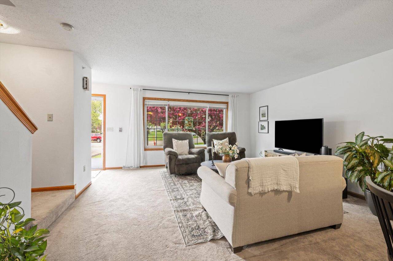 Franklin, WI 53132,10096 W Whitnall Edge DRIVE #A