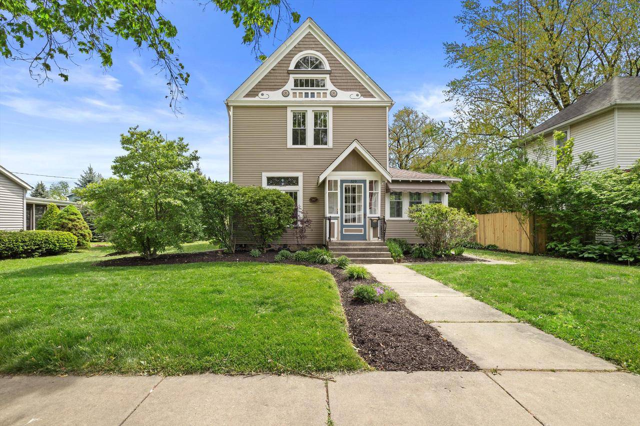 Lake Geneva, WI 53147,519 Madison STREET
