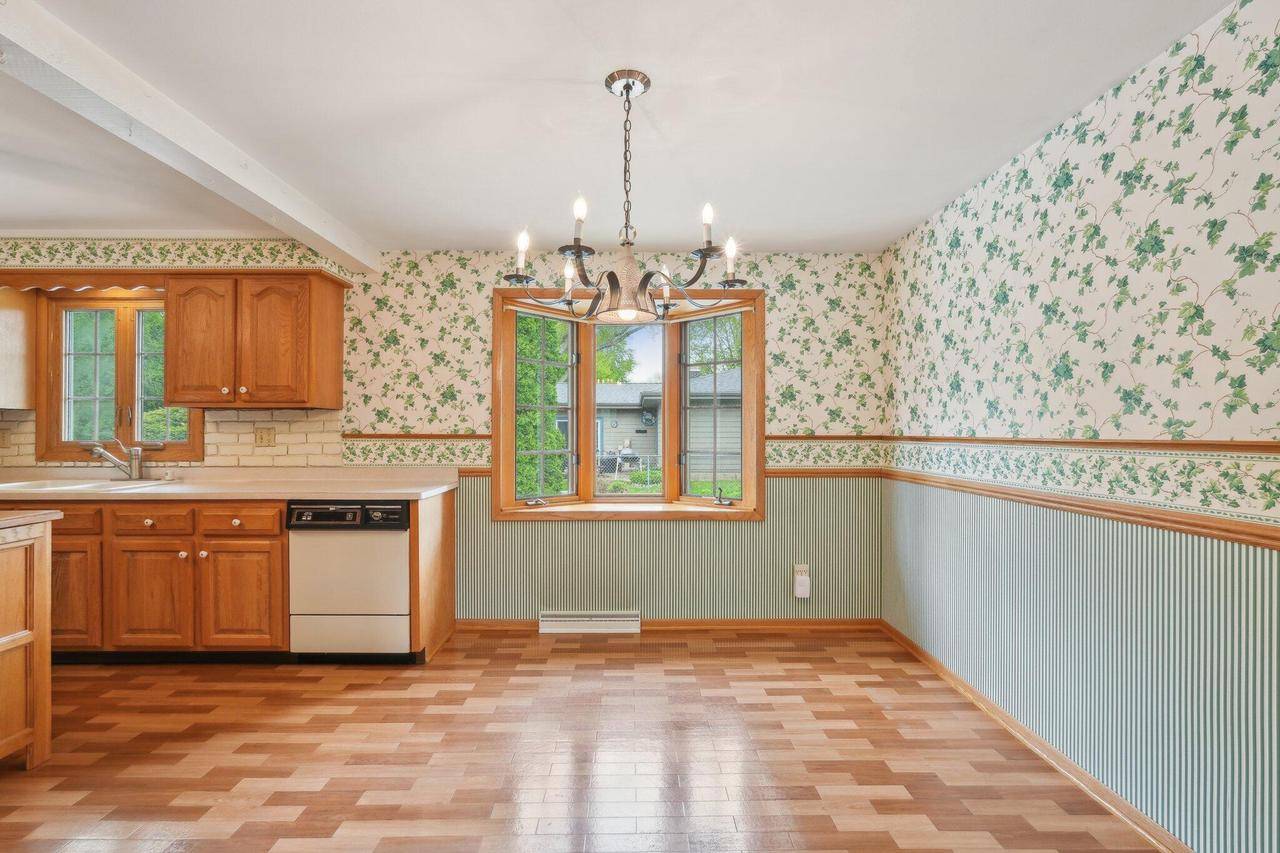 Oconomowoc, WI 53066,718 Marigold STREET