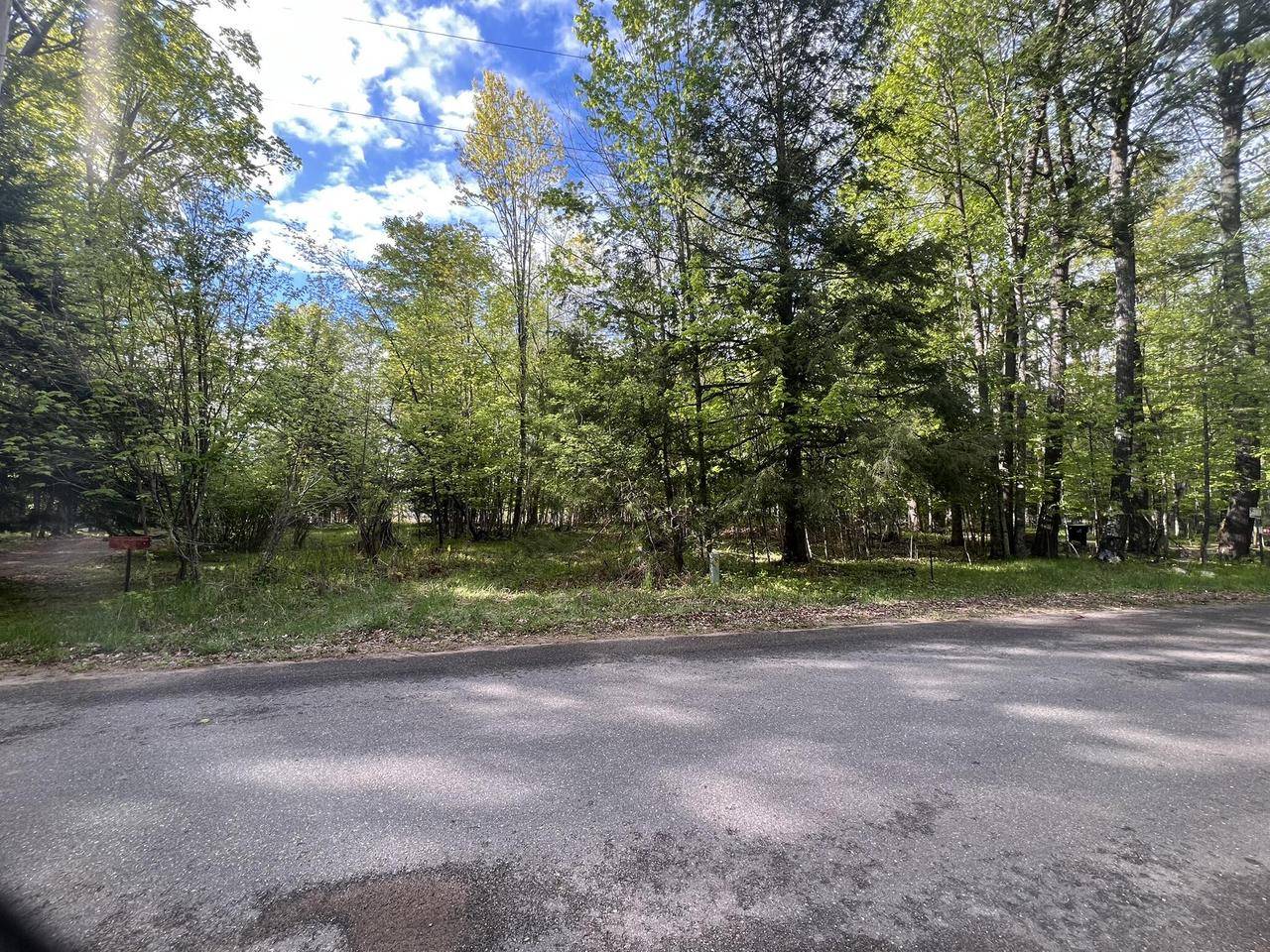 Armstrong Creek, WI 54103,W16252 S SHORE DRIVE
