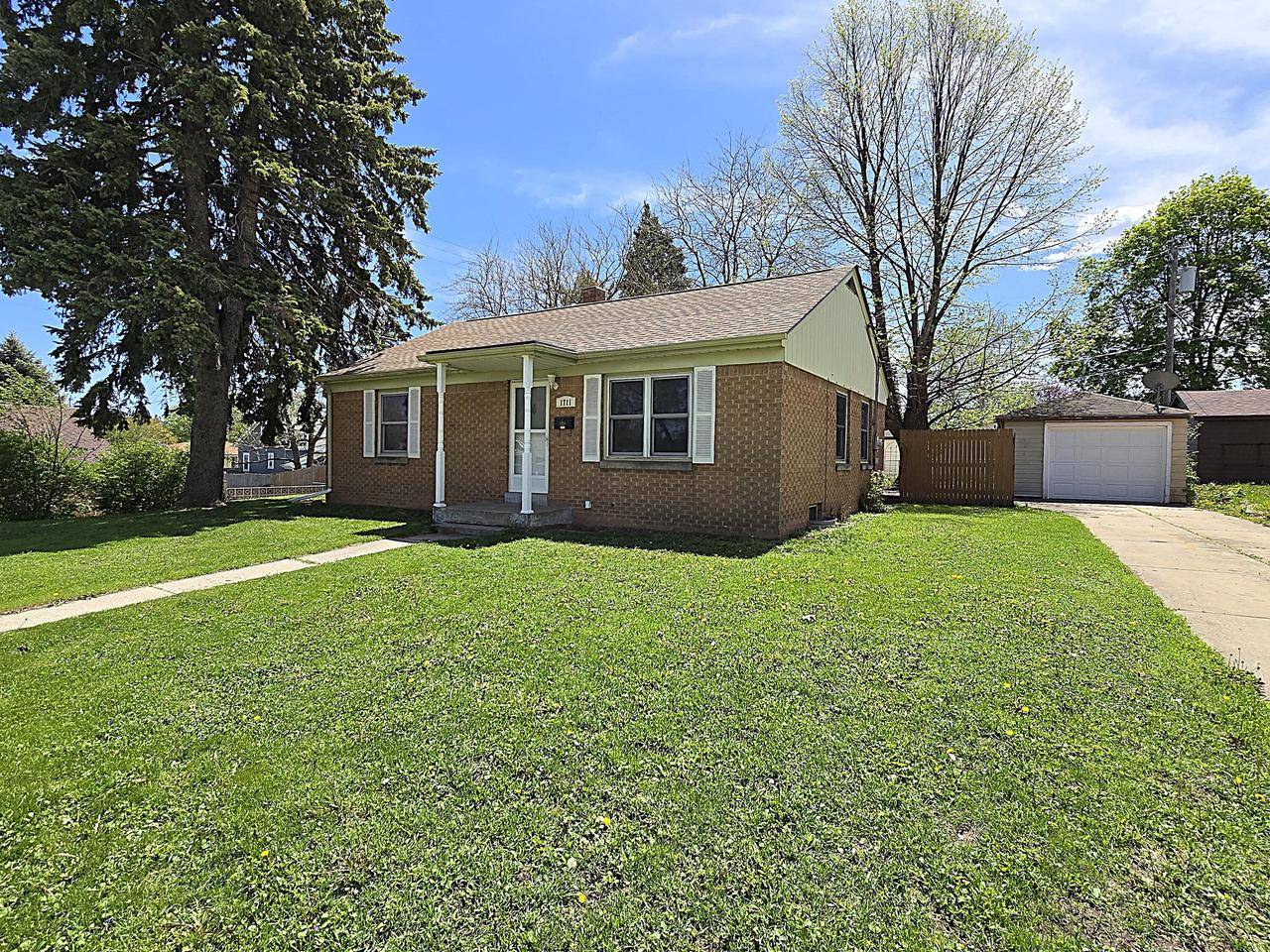 South Milwaukee, WI 53172,1711 Missouri AVENUE