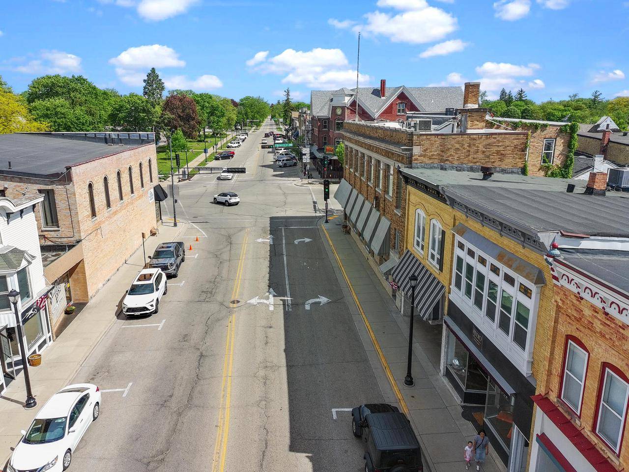 Elkhorn, WI 53121,9 S Wisconsin STREET