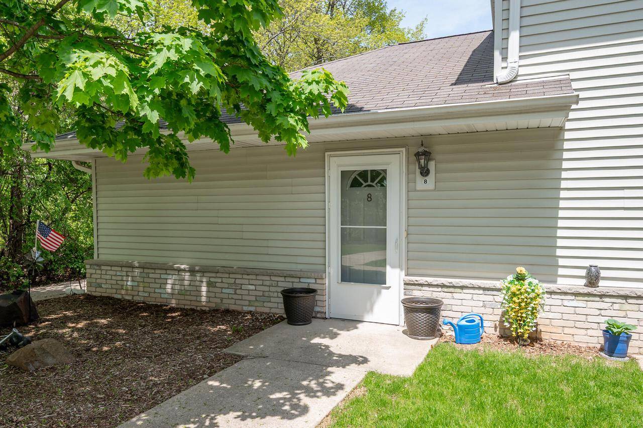 Cudahy, WI 53110,6205 S Creekside DRIVE #8