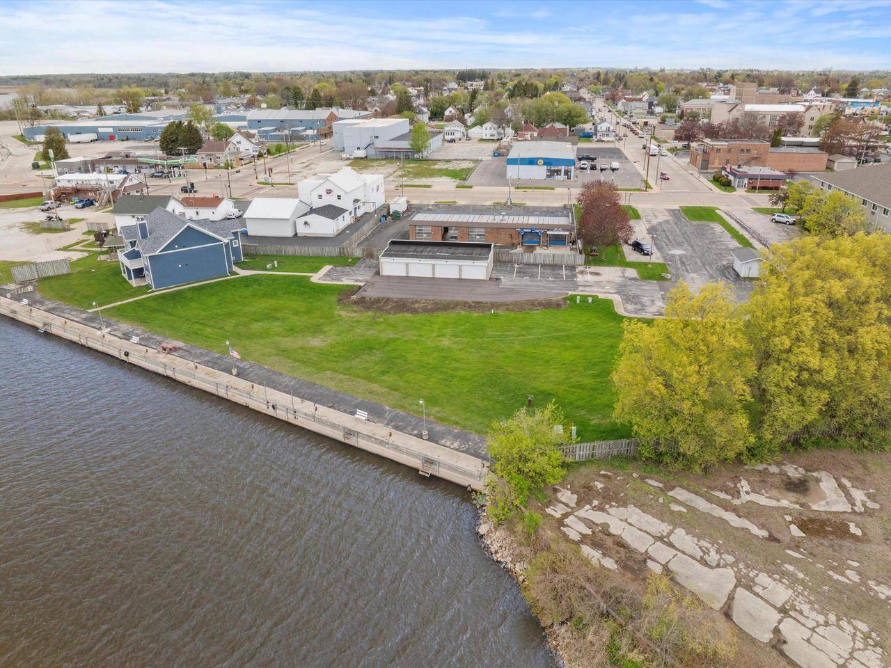 Two Rivers, WI 54241,1609 16TH STREET