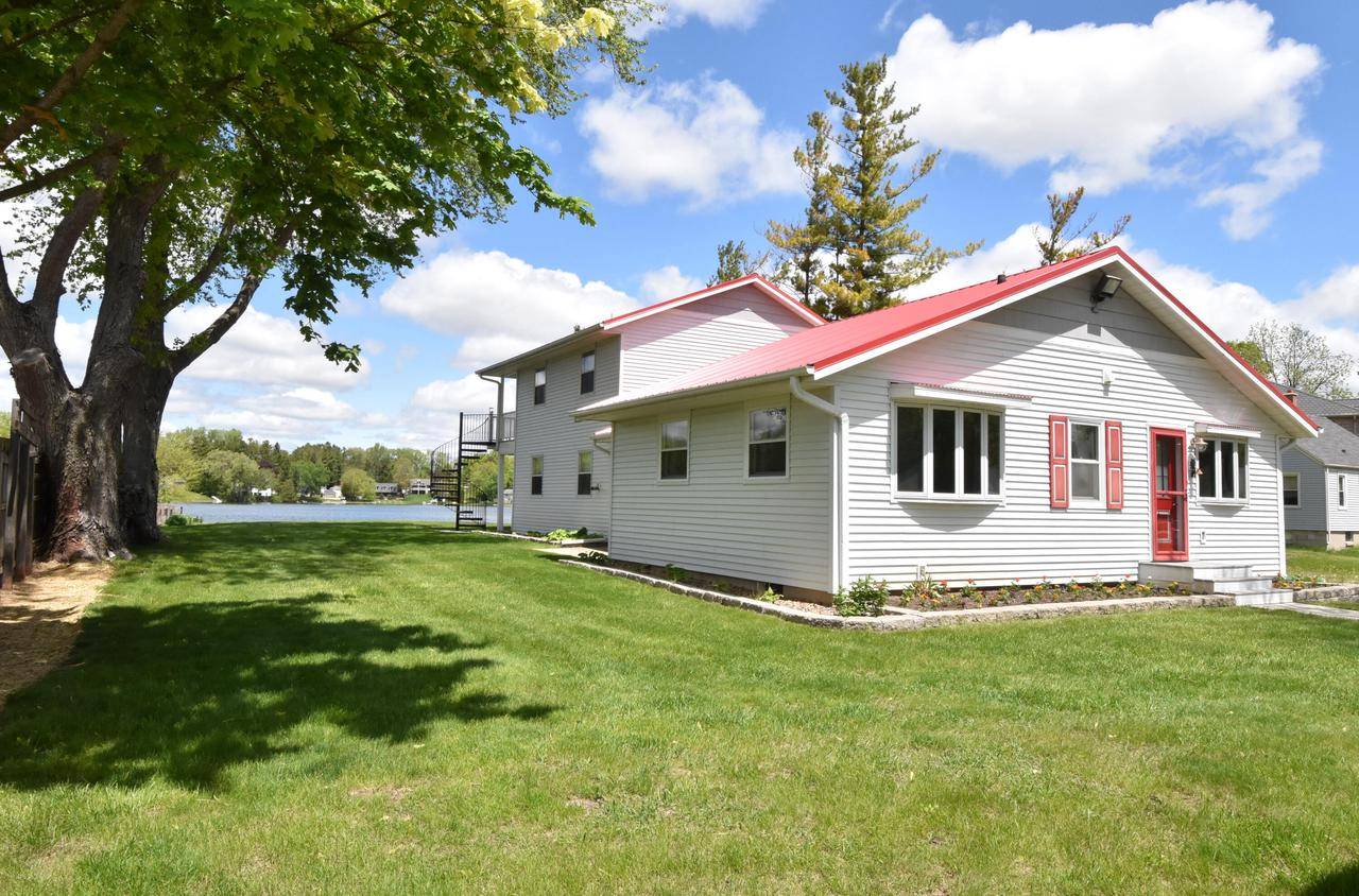 West Bend, WI 53090,2462 Wallace Lake ROAD