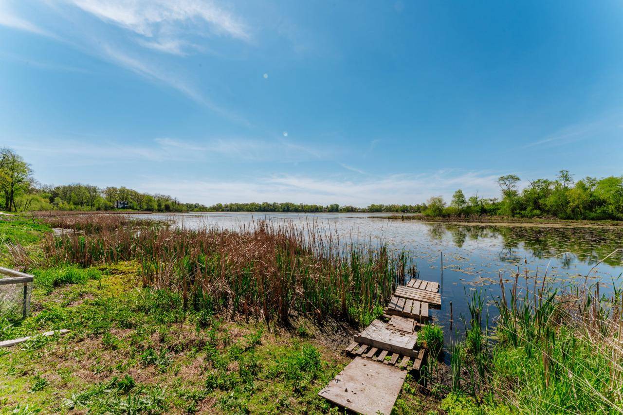 Elkhorn, WI 53121,W6641 N Lakeshore DRIVE