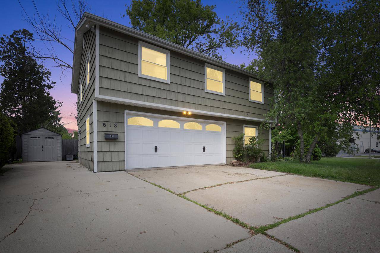 Oconomowoc, WI 53066,618 W 2nd STREET