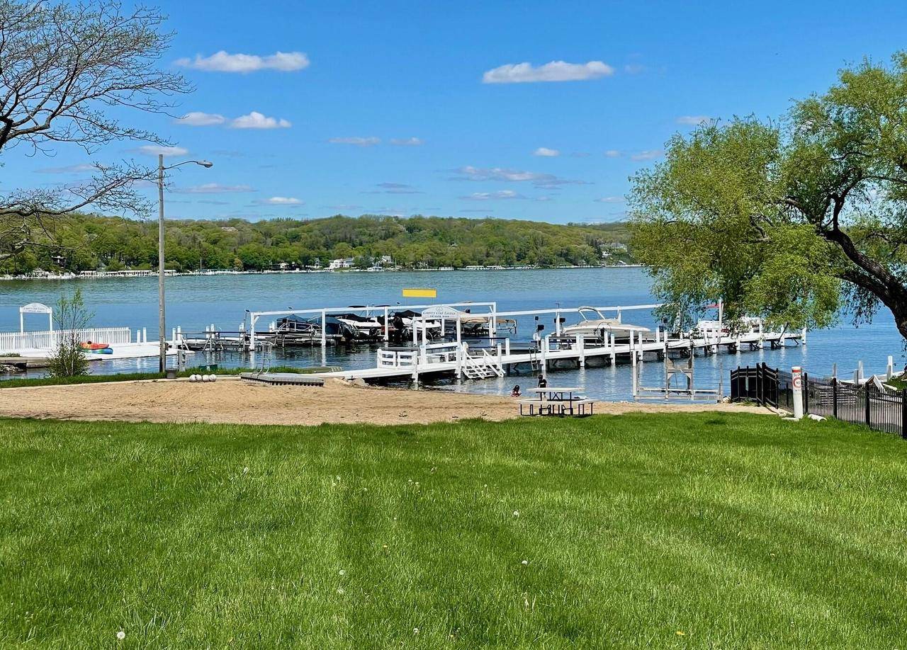 Fontana, WI 53125,262 Castle TERRACE