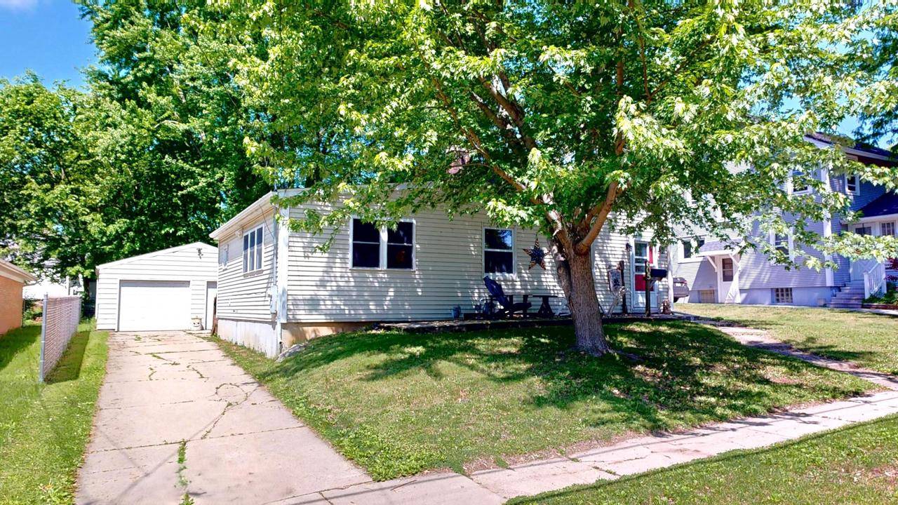 Fort Atkinson, WI 53538,605 Monroe STREET