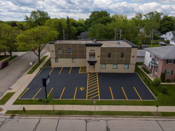 Wauwatosa, WI 53226,11803 W North AVENUE