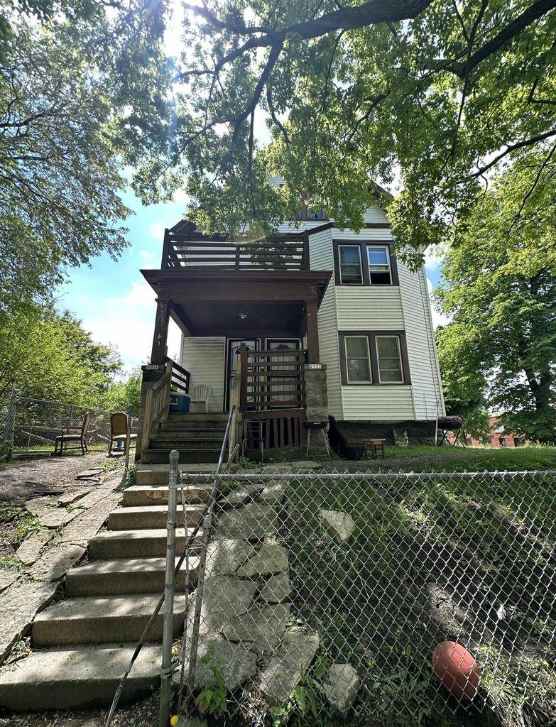 Milwaukee, WI 53210,2931 W Chambers STREET #2933