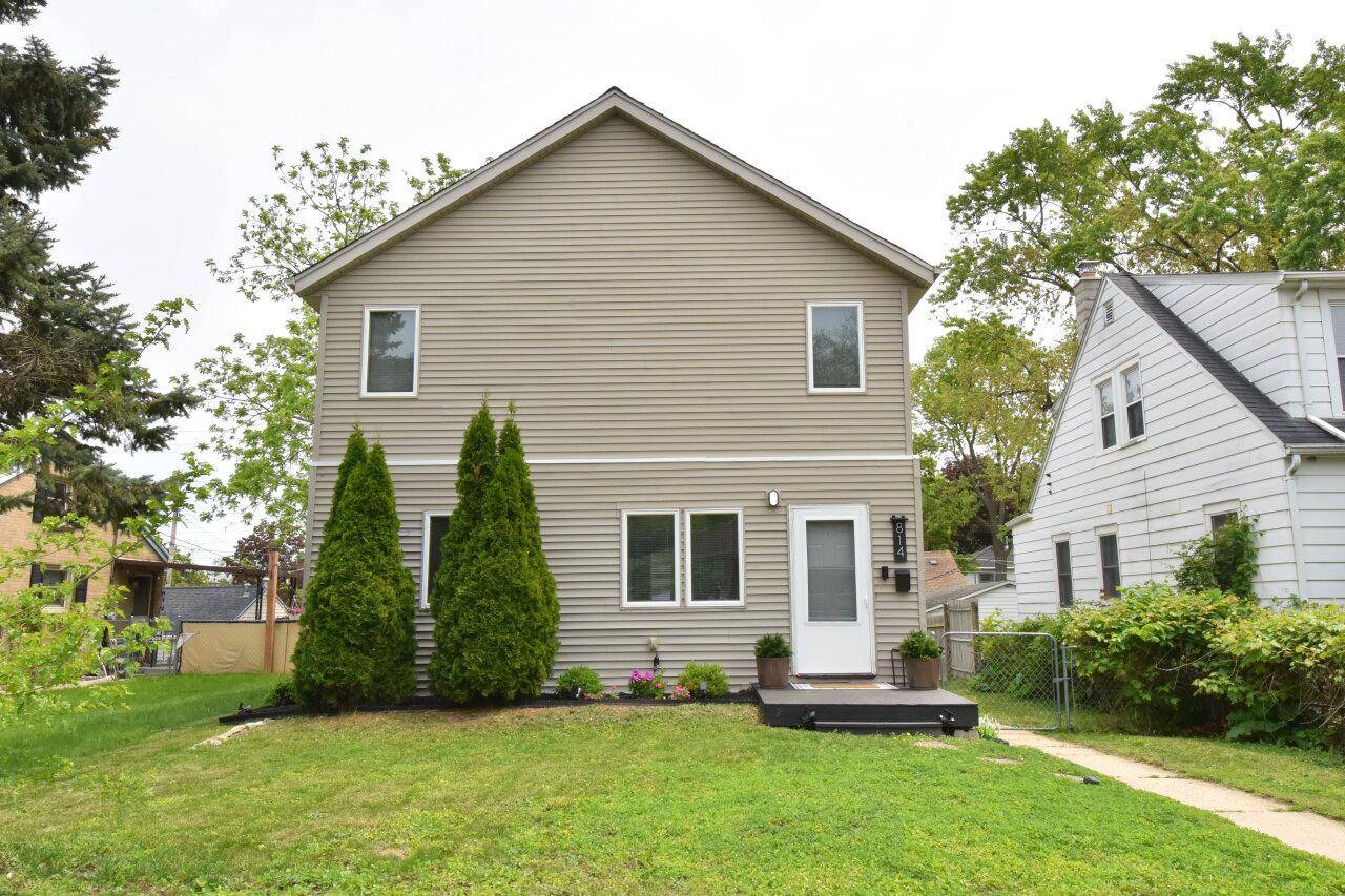 West Allis, WI 53214,814 S 114th STREET
