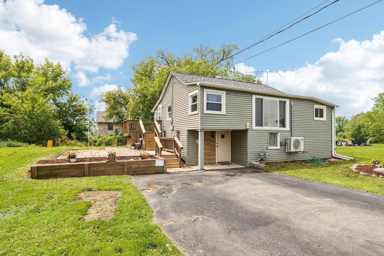 Waterford, WI 53185,8832 Sadler DRIVE