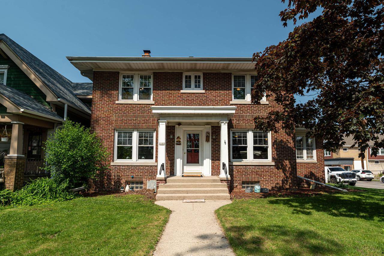 West Allis, WI 53219,2105 S 77th STREET