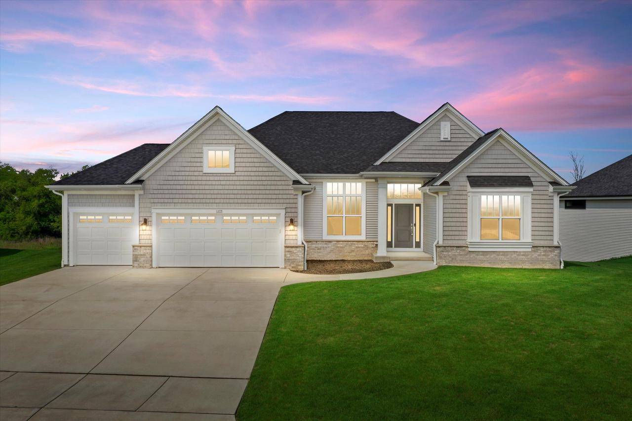 Oak Creek, WI 53154,1279 E Hickory Creek COURT