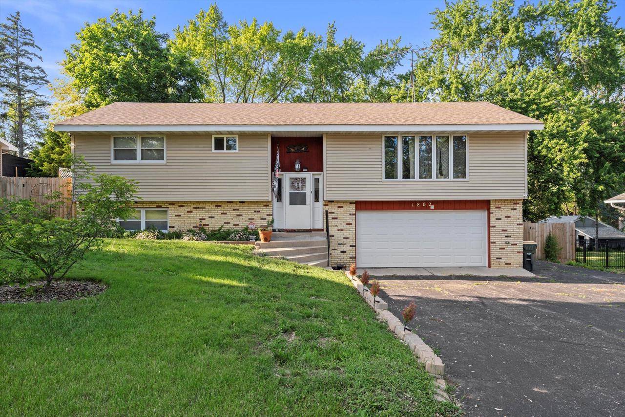 Twin Lakes, WI 53181,1802 Pheasant AVENUE