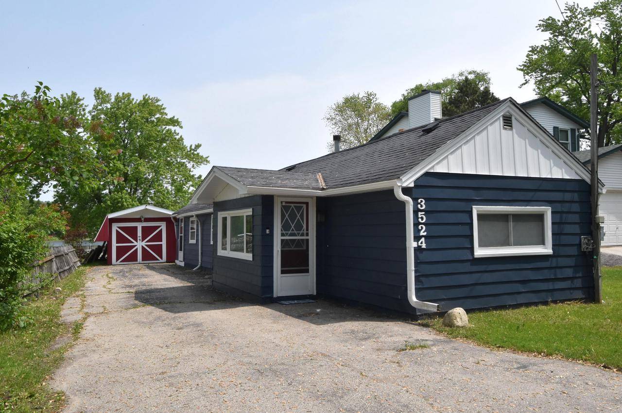 Hubertus, WI 53033,3524 S Shore DRIVE