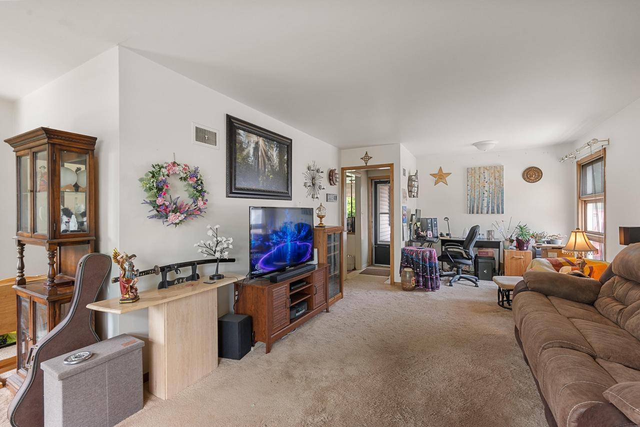 Milwaukee, WI 53221,2506 W Whitaker AVENUE