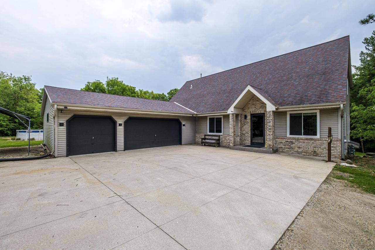 Mukwonago, WI 53149,S93W31160 County Road NN