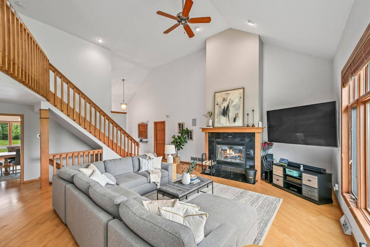 River Hills, WI 53217,1441 W County Line ROAD