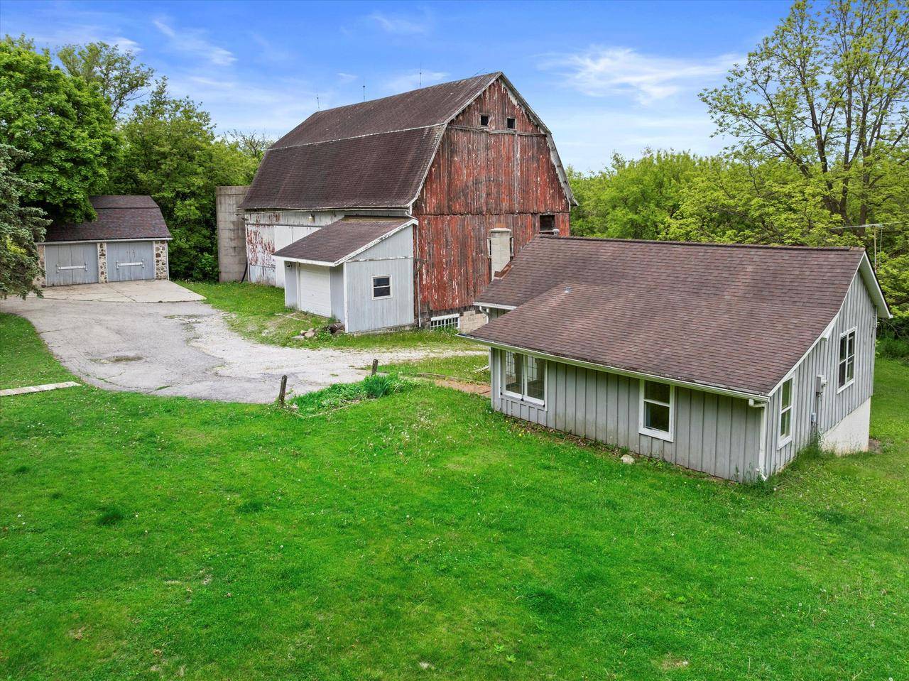 Hartford, WI 53027,794 Emerald DRIVE