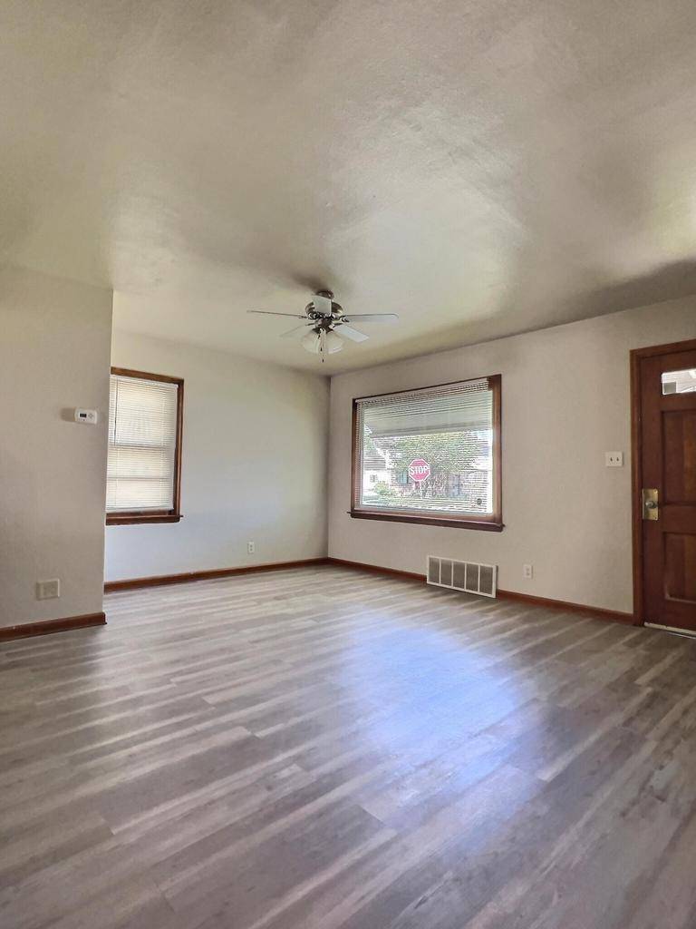 Milwaukee, WI 53209,4877 N 40th STREET