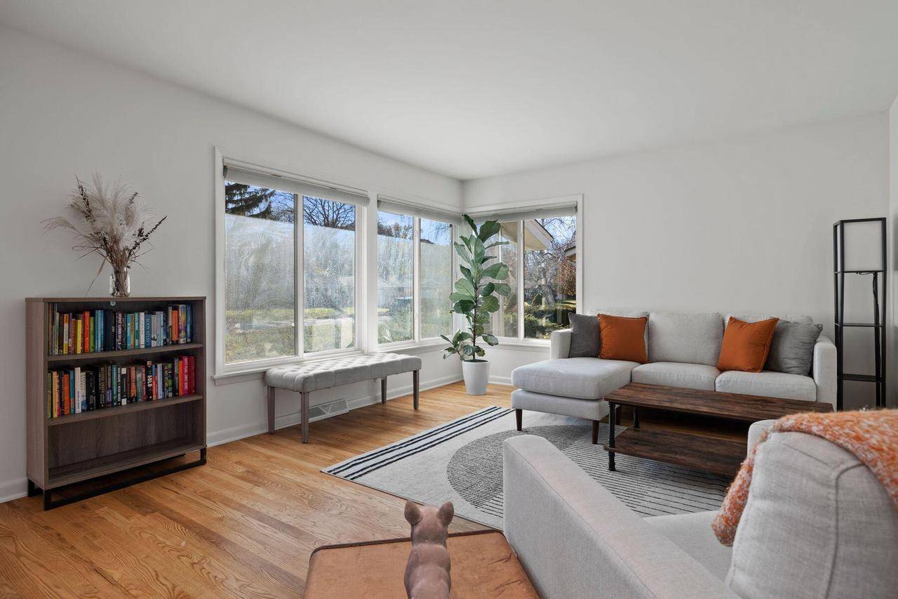 Glendale, WI 53209,2110 W Edward LANE
