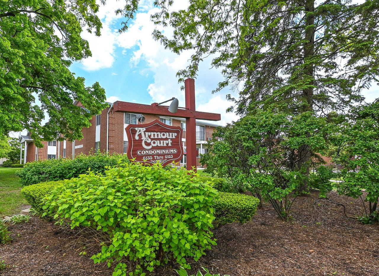 Greenfield, WI 53220,6143 W Howard AVENUE #9
