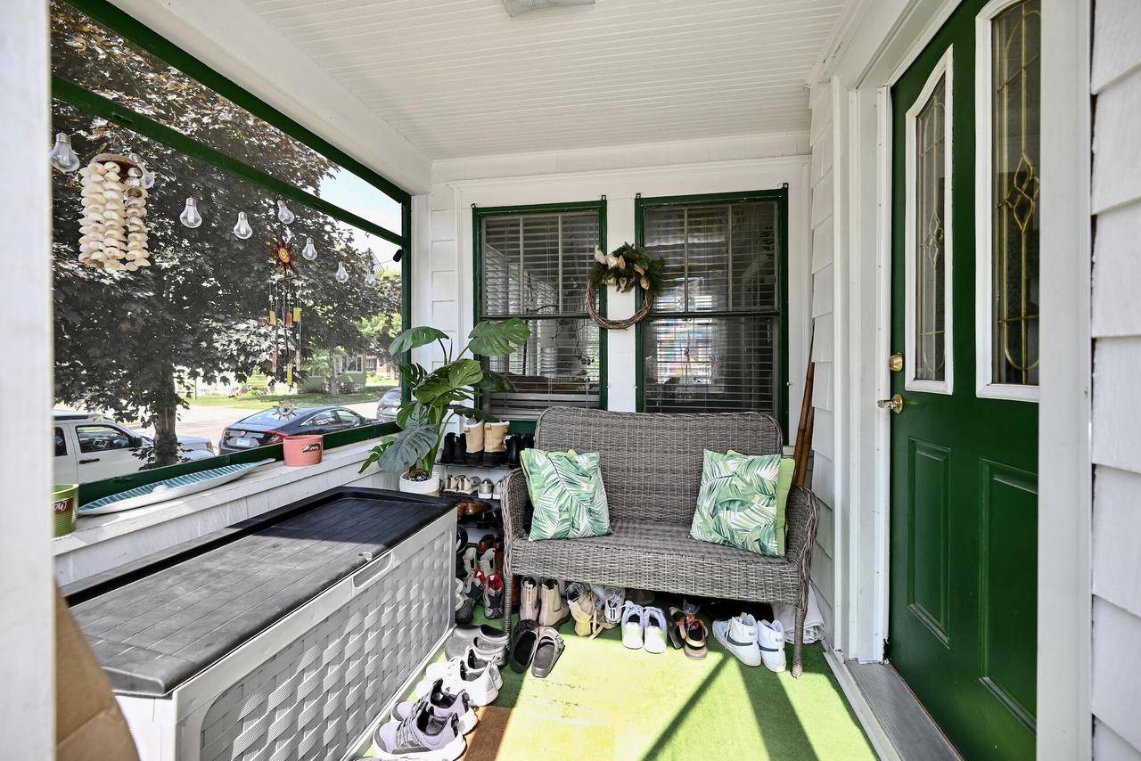 Winona, MN 55987,516 9th STREET W