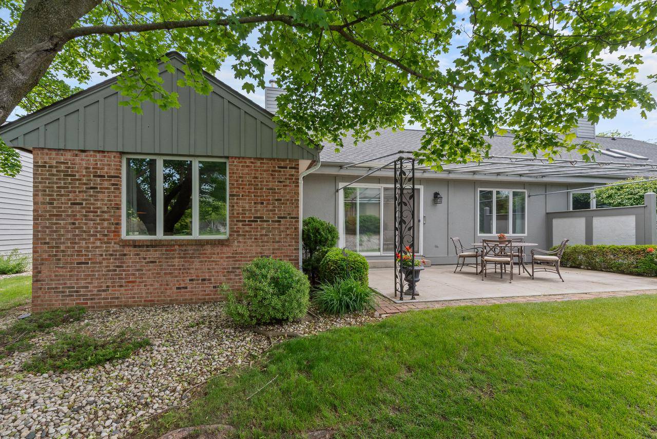 Mequon, WI 53092,10109 N Gettysburg COURT