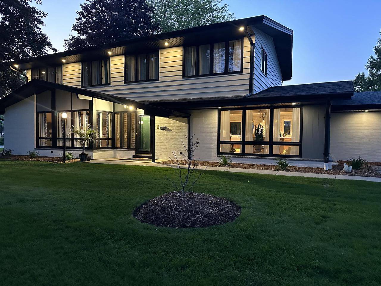 Greenfield, WI 53220,8100 W Holmes AVENUE