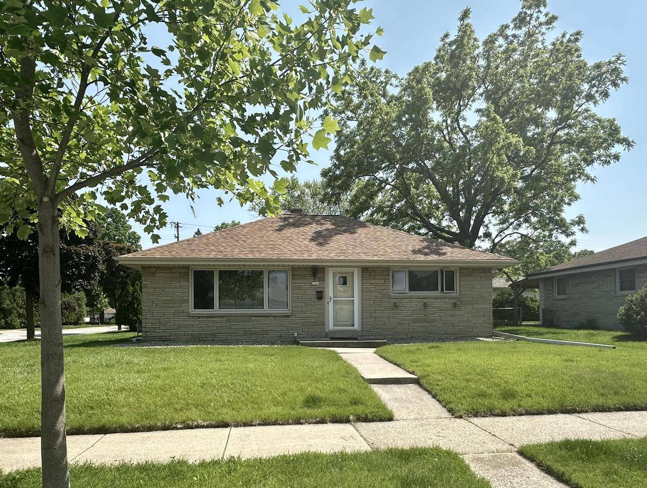 Milwaukee, WI 53219,7305 W Verona COURT