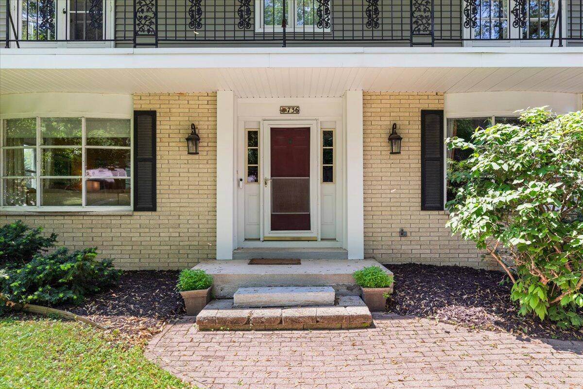 West Bend, WI 53095,736 Summit DRIVE