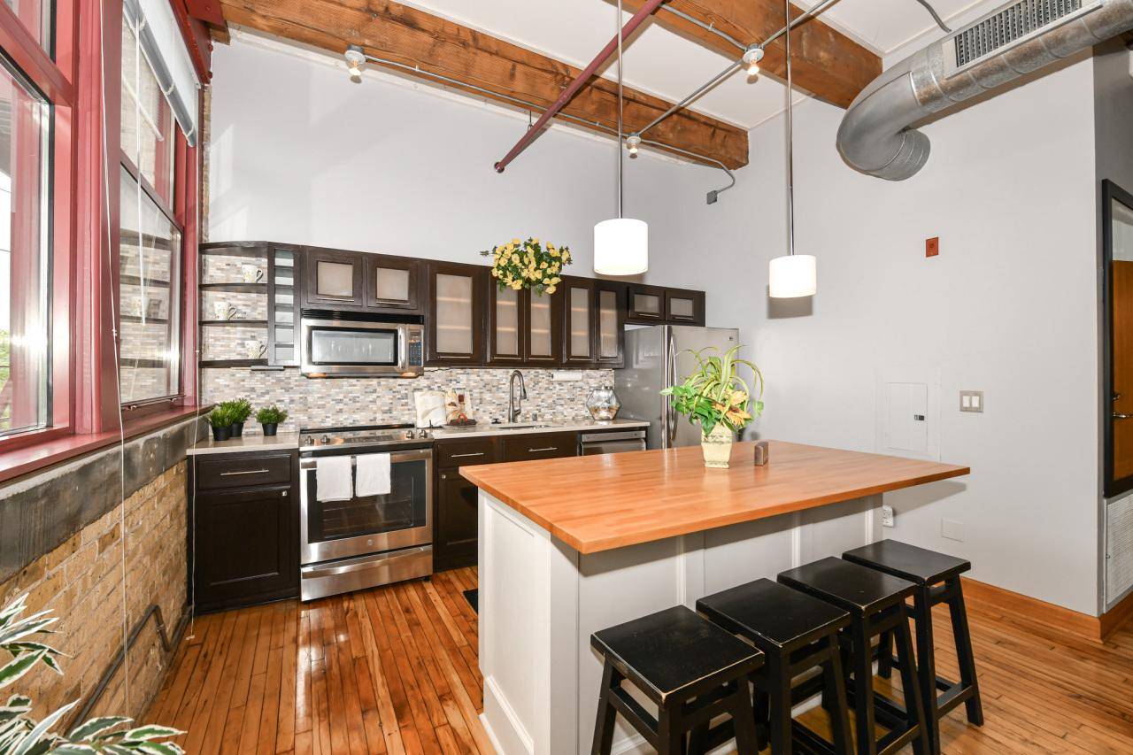 Milwaukee, WI 53204,215 W Maple STREET #308