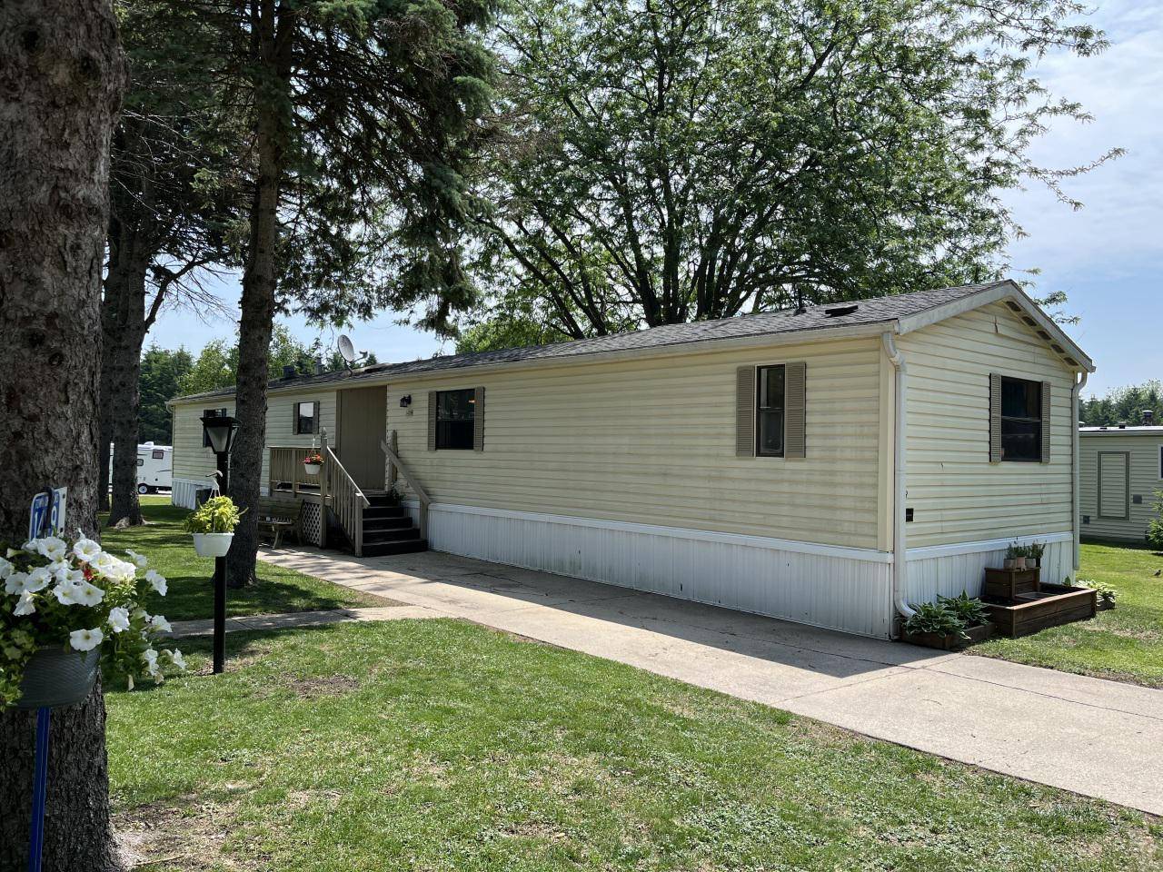 Burlington, WI 53105,1439 Sunrise TRAIL