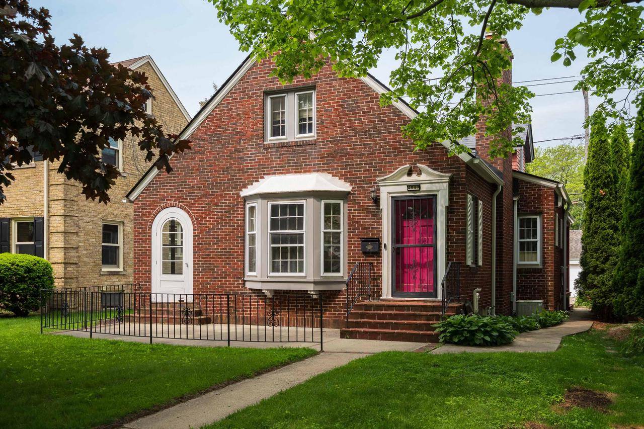 Whitefish Bay, WI 53217,4849 N Newhall STREET