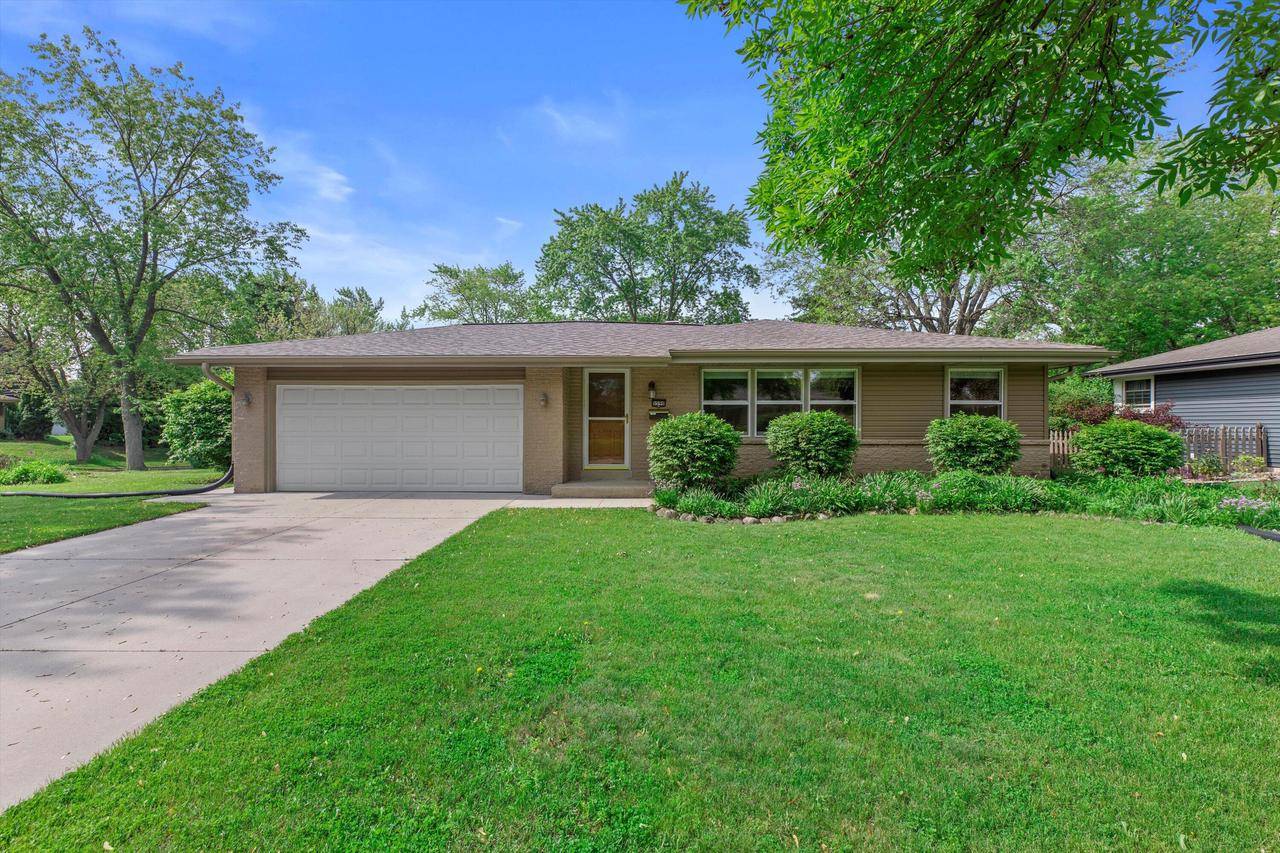 Greendale, WI 53129,5590 Leroy LANE