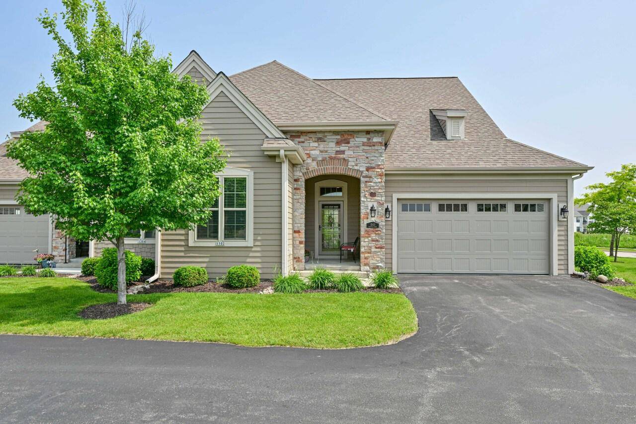 Oconomowoc, WI 53066,1502 Paddock COURT #59