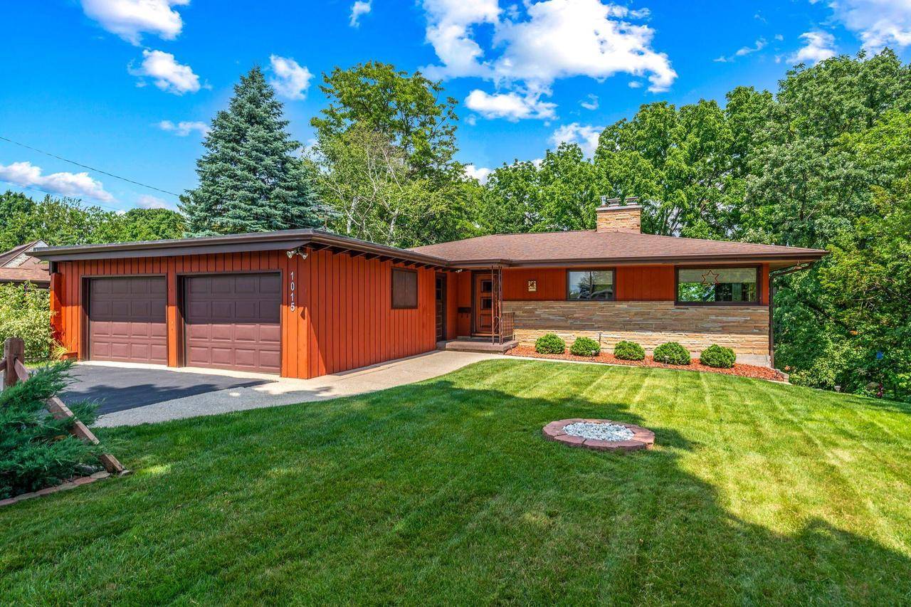 Watertown, WI 53094,1015 Charles STREET
