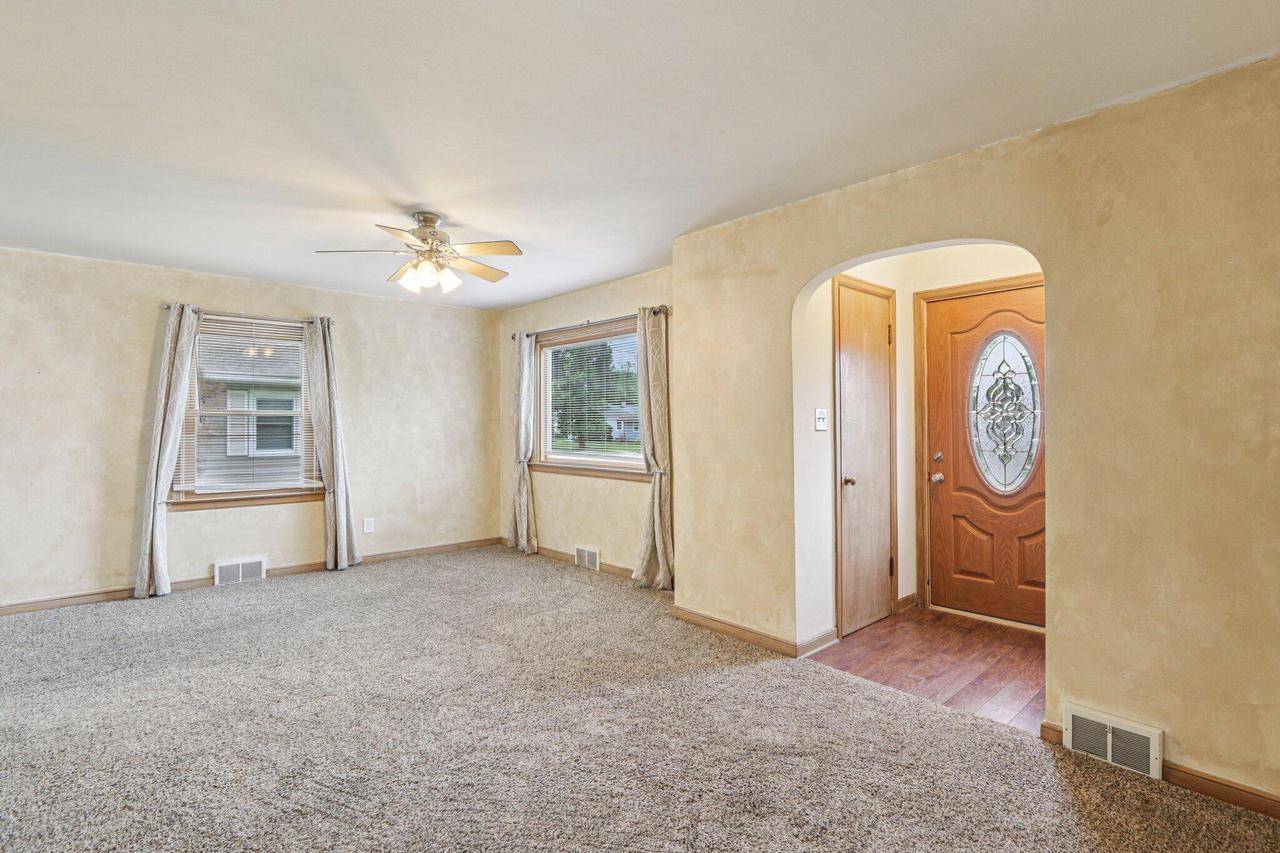 Waukesha, WI 53186,713 S Grand AVENUE