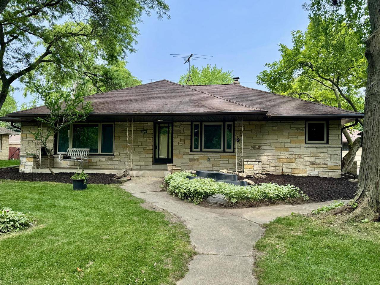 West Allis, WI 53219,7720 W Honey Creek PARKWAY