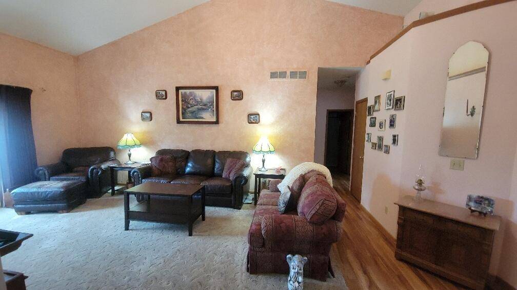 Watertown, WI 53094,815 Oakwood LANE