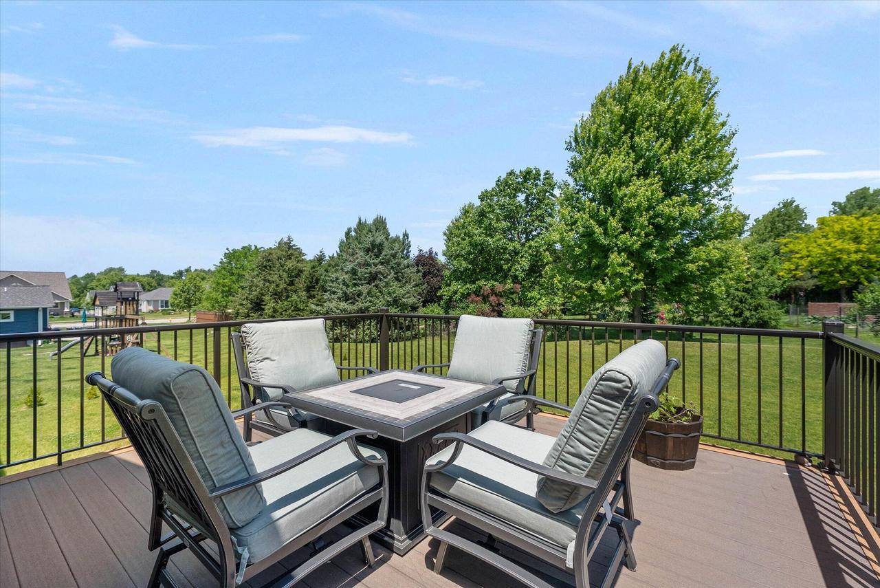 Oconomowoc, WI 53066,262 Thomas TRAIL