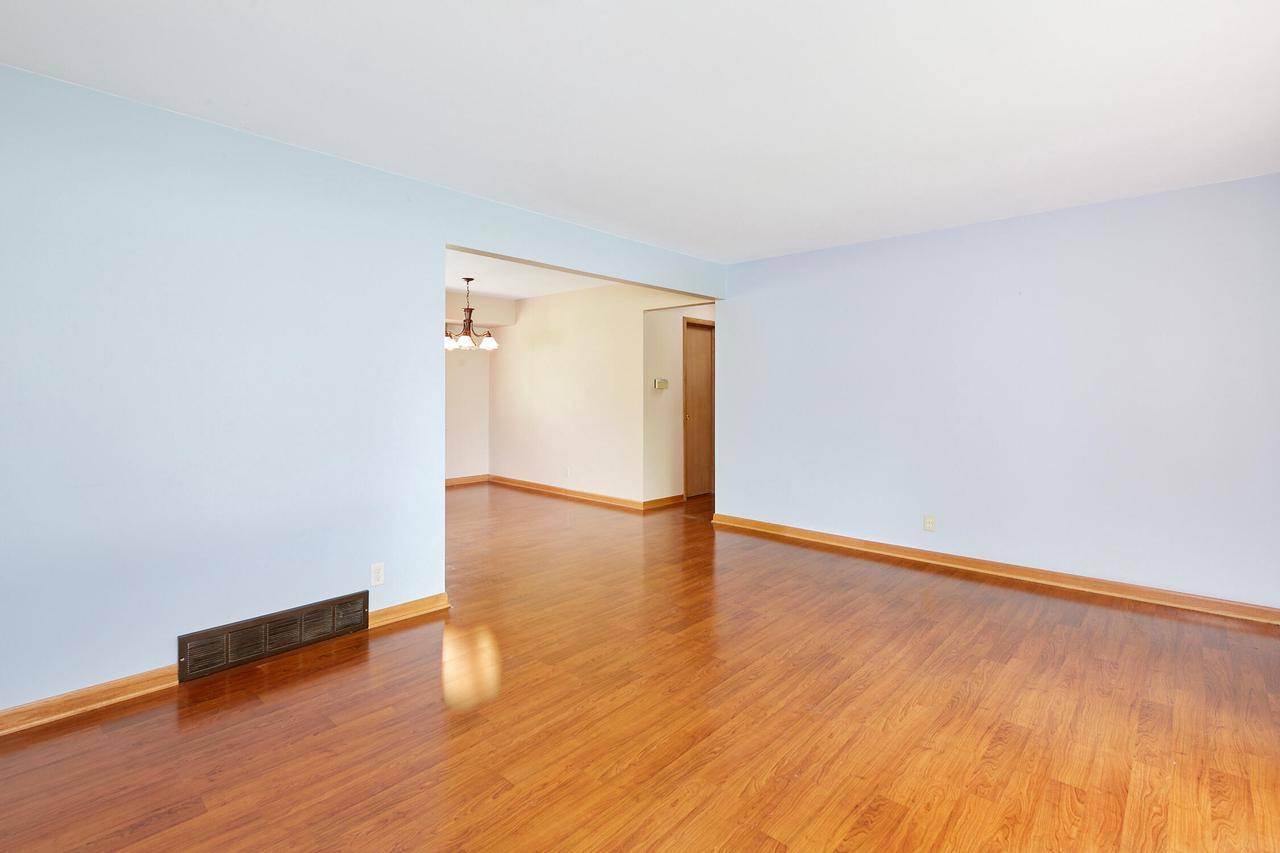 Brookfield, WI 53005,15200 High Knoll LANE